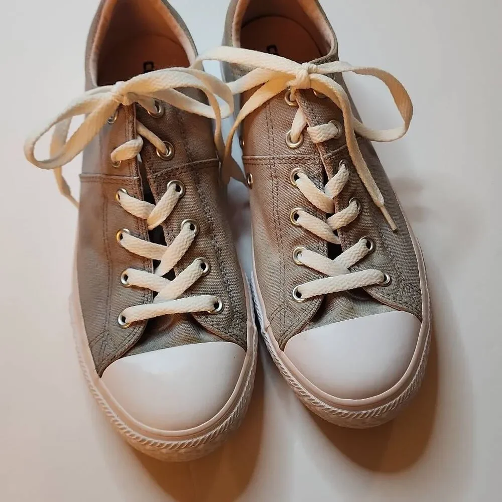 Converse Chuck Taylor All Stars Madison Low Tops in Light Gray Junior's Size 5 W